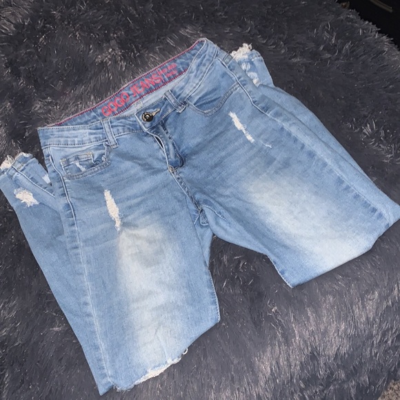 Light wash distressed jeans - Picture 2 of 4